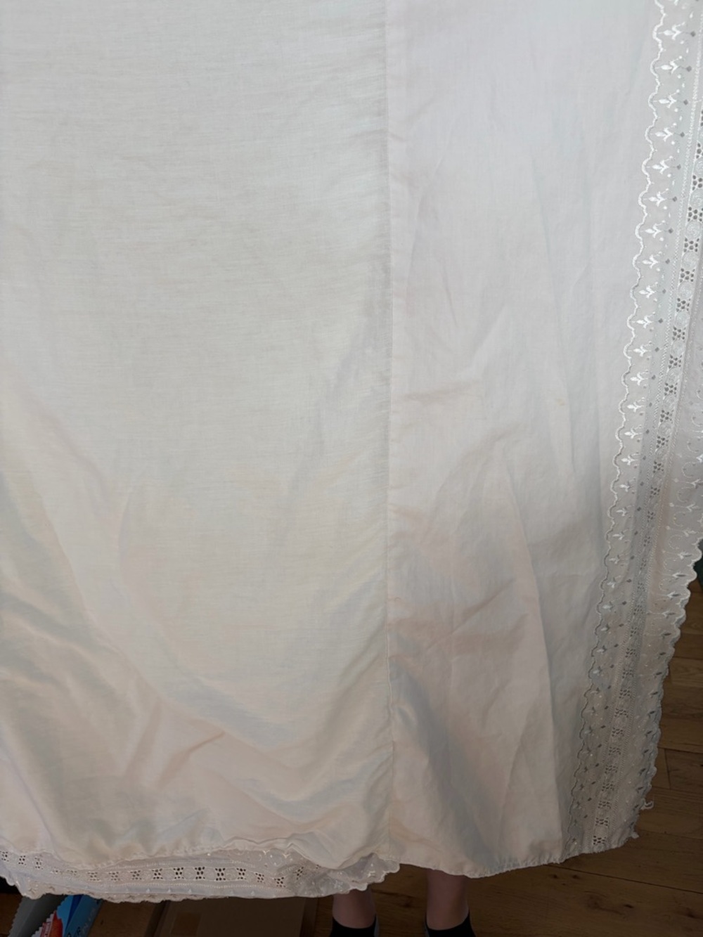 Vintage White Eyelet Lace Border Full Size Bedskirt / Dust Ruffle - Picture 4 of 6
